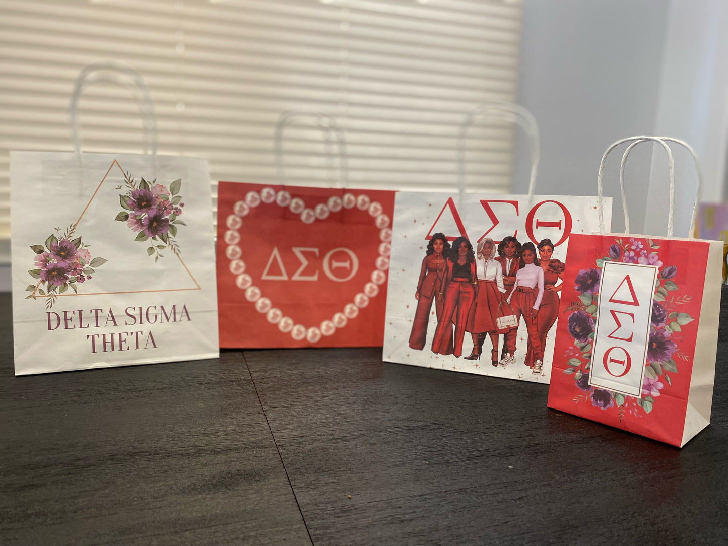Long Beach Alumnae - Delta Gift Bag Set (20)