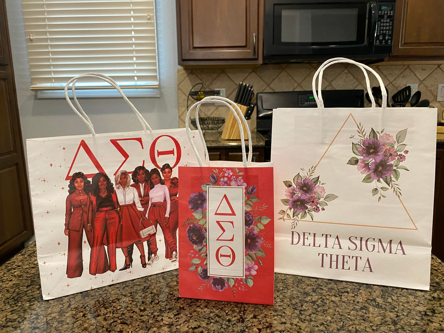 Pi Chapter - Delta Gift Bag Set (20)